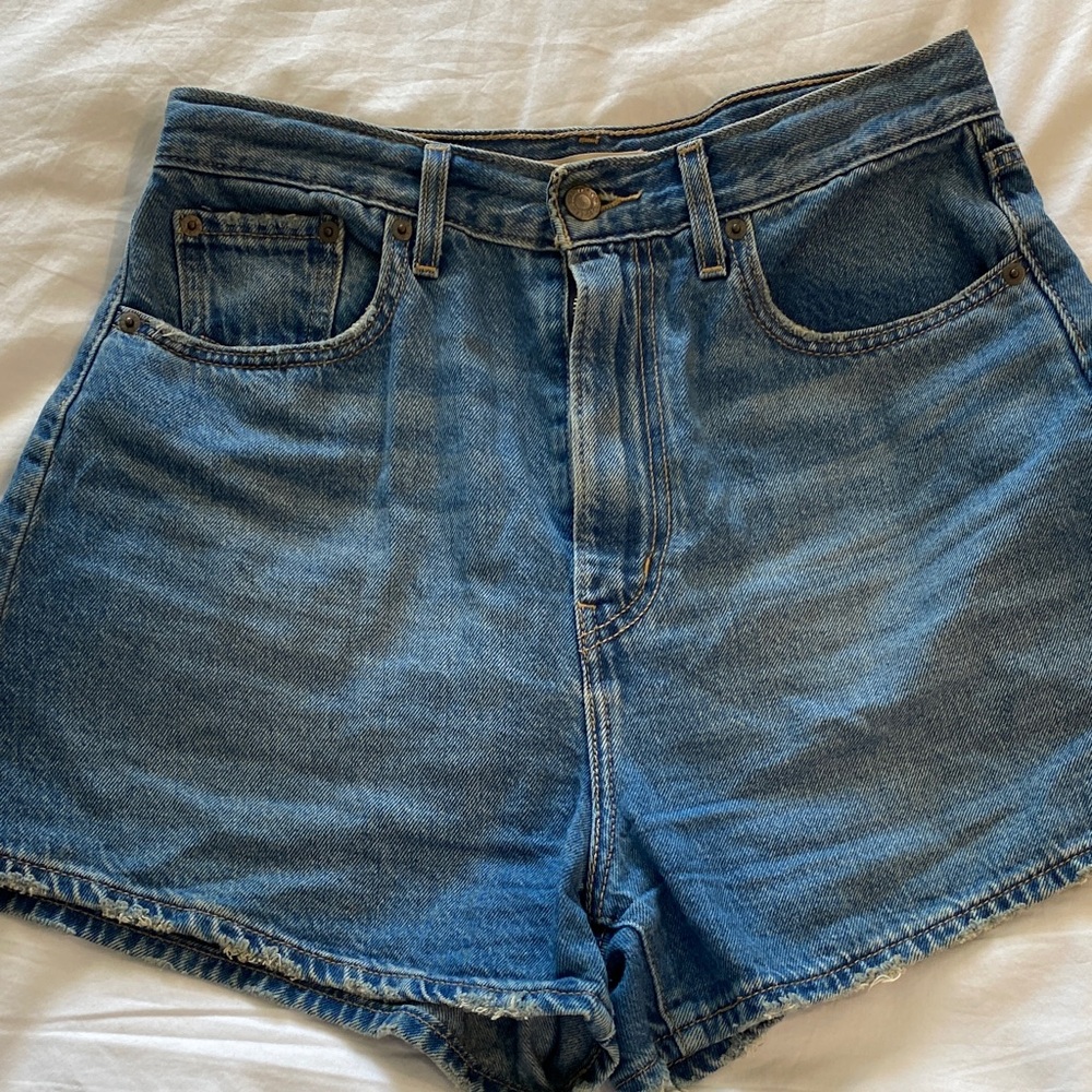 Sz 28 Levi’s Classic High Waisted Blue Denim Women's Shorts